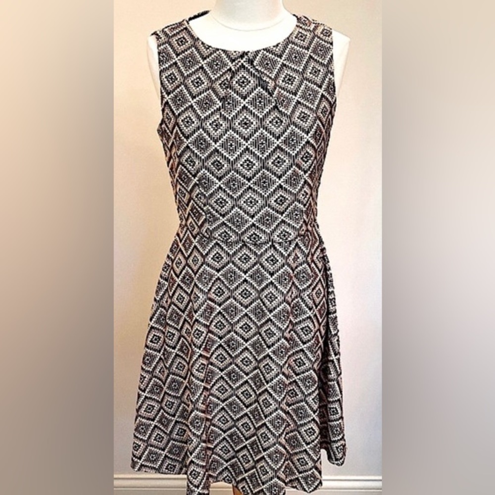 DB Signature Darby Geometric Black Tan Sleeveless Flare Dress Size 10